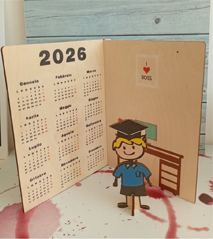 Calendario Artigianale in Legno – Regalo Simpatico Laurea